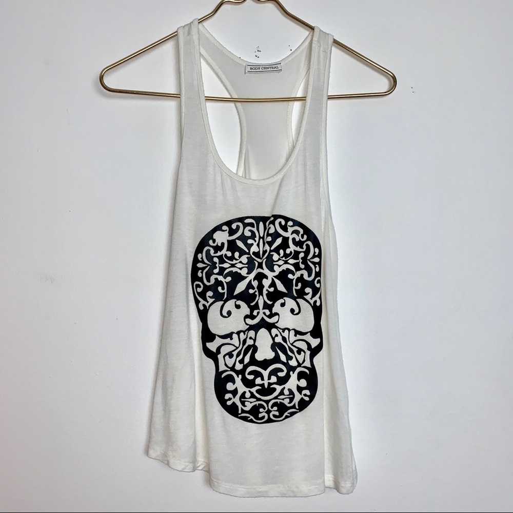 Body Central Skull Head Tank
🌟(I can be bundled )🌟